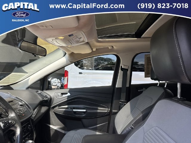 Used 2017 Ford Escape SE w/ SE Sport Appearance Package AWD/4WD image 22