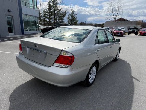 Used 2005 Toyota Camry image 4