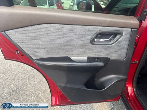 Used 2023 Nissan Rogue SV AWD/4WD image 33