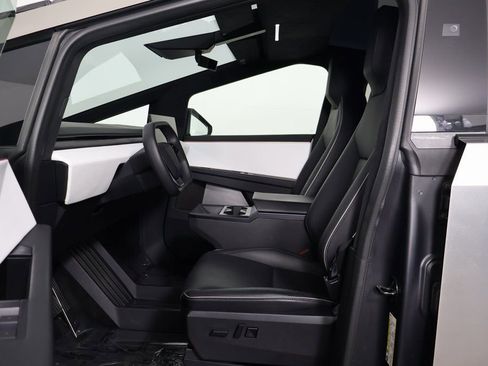 Used 2024 Tesla Cybertruck AWD Crew Cab image 10