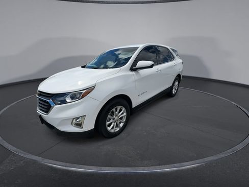 Used 2020 Chevrolet Equinox LT w/ Driver Convenience Package FWD image 4
