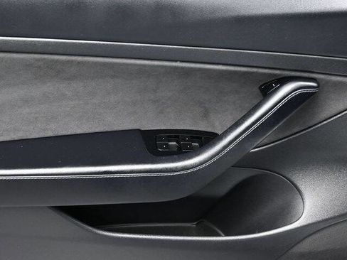Used 2020 Tesla Model 3 Standard Range Plus image 13