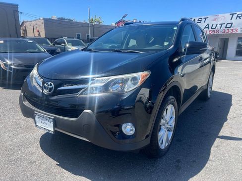 Used 2014 Toyota RAV4 Limited FWD image 2