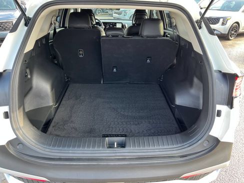 Certified 2025 Kia Sportage EX AWD/4WD image 9