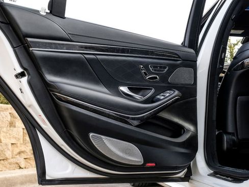 Used 2019 Mercedes-Benz S 560e w/ AMG Line Exterior image 54
