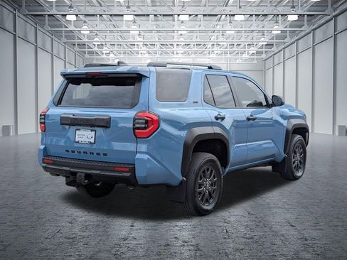 Used 2025 Toyota 4Runner SR5 AWD/4WD image 5