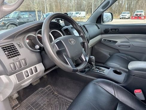 Used 2014 Toyota Tacoma PreRunner image 10