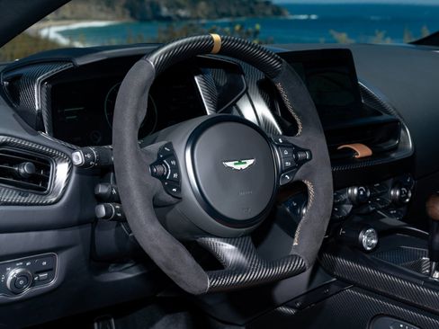 Used 2024 Aston Martin Valour image 42