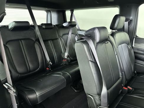 Used 2024 Jeep Wagoneer L Series III w/ Flexible Seating Group AWD/4WD image 28