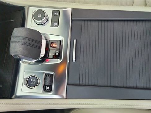 Used 2025 Jaguar F-PACE R-Dynamic S image 47