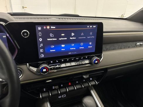 Used 2025 Chevrolet Colorado ZR2 AWD/4WD image 16