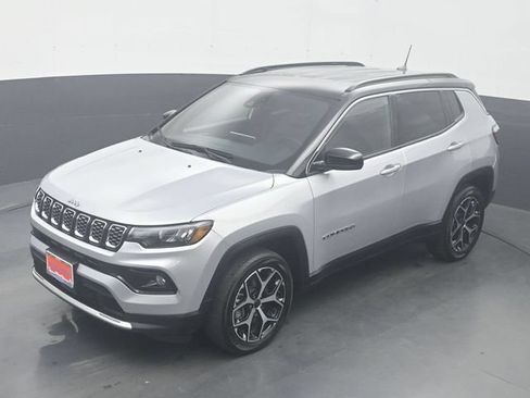 Used 2025 Jeep Compass Limited AWD/4WD image 21