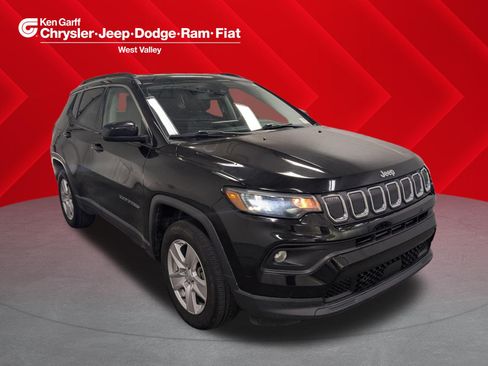 Used 2022 Jeep Compass Latitude AWD/4WD image 1