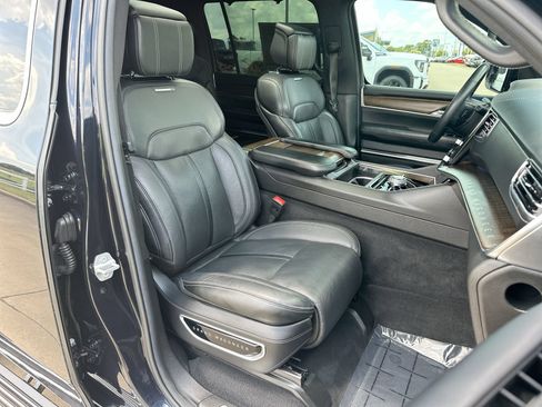 Used 2023 Jeep Grand Wagoneer 4WD image 29