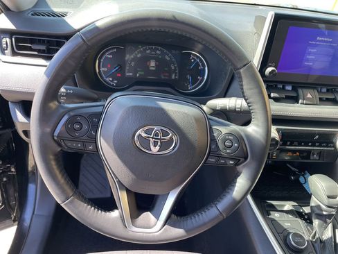 Used 2024 Toyota RAV4 XLE AWD/4WD image 16