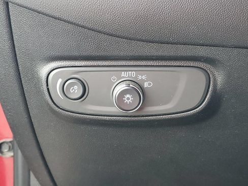 Used 2019 Chevrolet Equinox LT FWD image 9