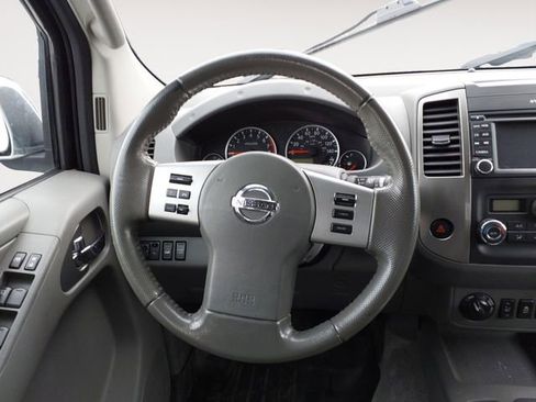 Used 2013 Nissan Frontier SL w/ Moonroof Pkg AWD/4WD image 12