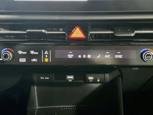 Used 2025 Kia Niro EX FWD image 16