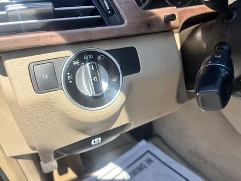 Used 2012 Mercedes-Benz E 350 4MATIC Sedan image 38