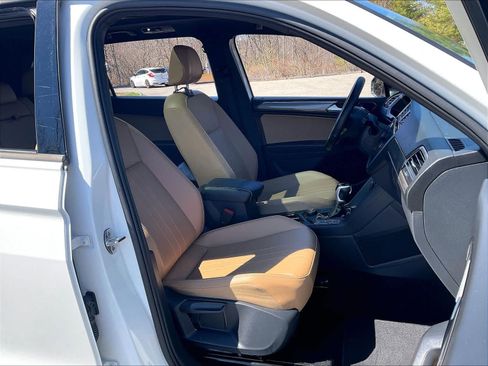 Used 2024 Volkswagen Tiguan SE R-Line image 11