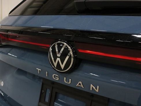 New 2026 Volkswagen Tiguan SE image 32