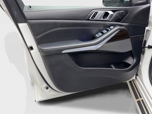 Used 2023 BMW X7 xDrive40i image 31