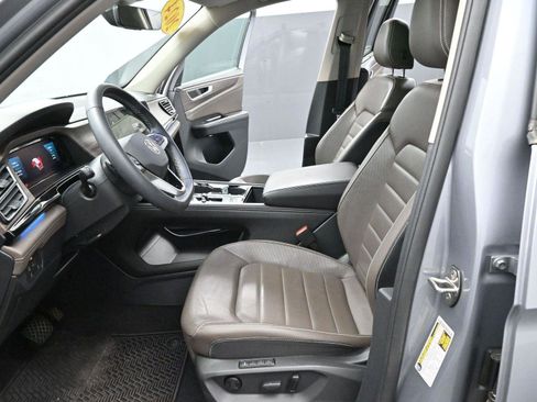 Used 2024 Volkswagen Atlas SEL image 14