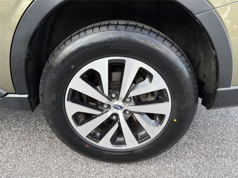 Used 2022 Subaru Outback Premium AWD/4WD image 19