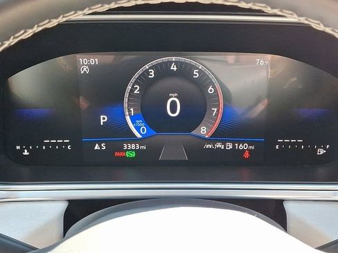 Certified 2025 Volkswagen Taos SE image 25