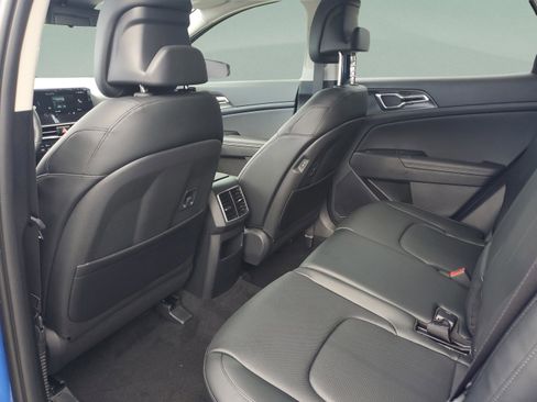 New 2026 Kia Sportage SX FWD image 6