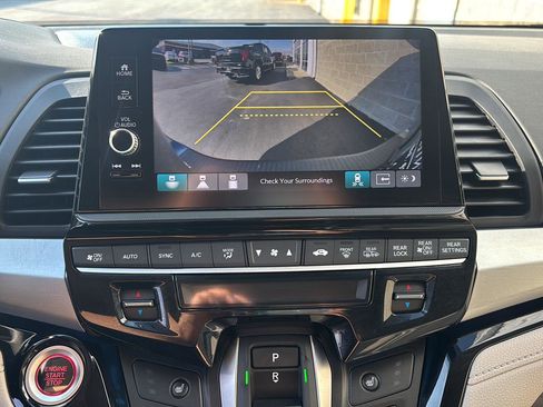 Used 2025 Honda Odyssey Touring image 13