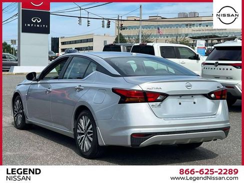 Used 2023 Nissan Altima 2.5 SV FWD image 8