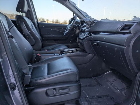 Certified 2019 Honda Pilot Touring image 30