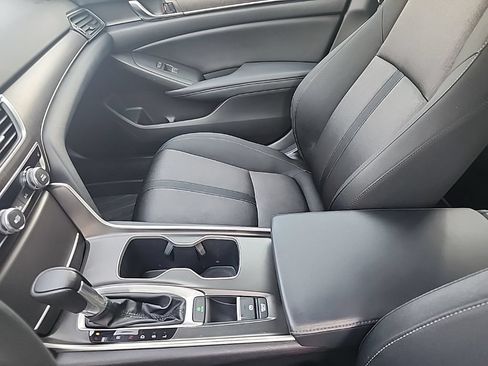 Used 2018 Honda Accord EX image 12