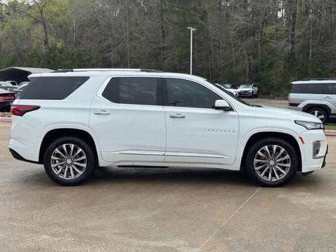 Used 2022 Chevrolet Traverse Premier image 12