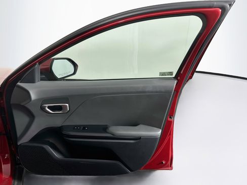 Used 2025 Kia K4 FWD image 32