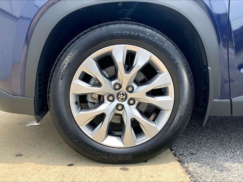 Used 2025 Toyota Grand Highlander AWD image 11