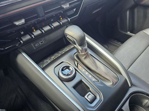 Used 2023 Chevrolet Colorado Z71 w/ Z71 Convenience Package 2 image 39