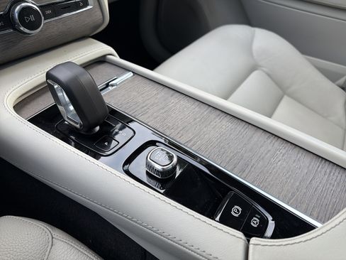 Certified 2023 Volvo XC90 B5 Plus w/ Protection Package Premier AWD/4WD image 26