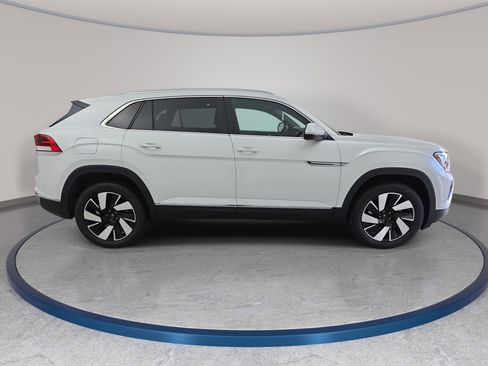 New 2026 Volkswagen Atlas Cross Sport SEL AWD/4WD image 4