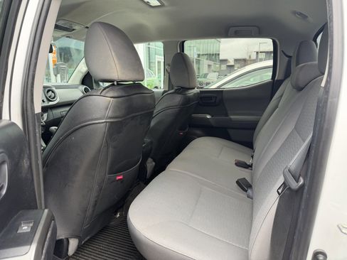 Used 2019 Toyota Tacoma SR5 image 7