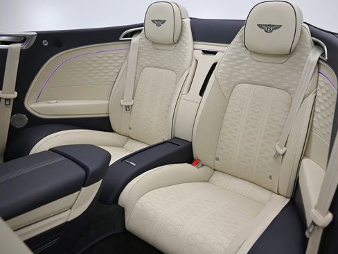 Used 2025 Bentley Continental GT Speed image 14