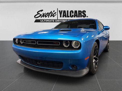 Used 2015 Dodge Challenger R/T Scat Pack w/ Leather Interior Group RWD image 9