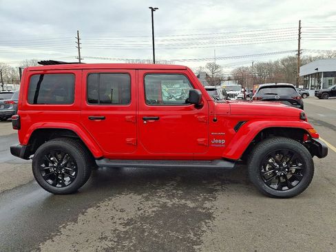 Used 2021 Jeep Wrangler Unlimited Sahara w/ Cold Weather Group image 7