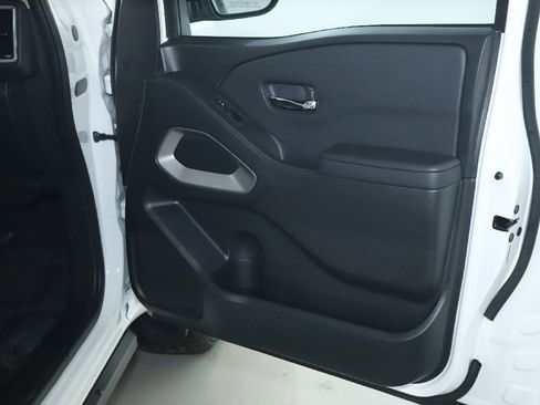 Certified 2024 Nissan Frontier SV w/ Hardbody Edition AWD/4WD image 33