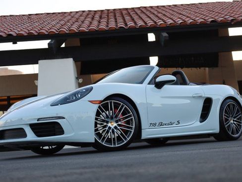 Used 2024 Porsche 718 Boxster S RWD image 3