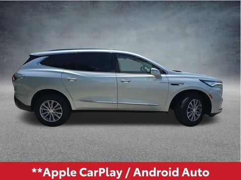 Used 2022 Buick Enclave Essence FWD image 3