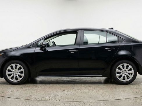 Used 2025 Toyota Corolla LE FWD image 5