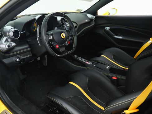 Certified 2022 Ferrari F8 Tributo image 2