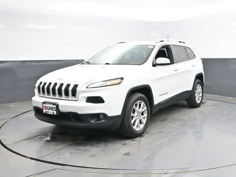 Used 2016 Jeep Cherokee Latitude w/ Safety/Convenience Group AWD/4WD image 7